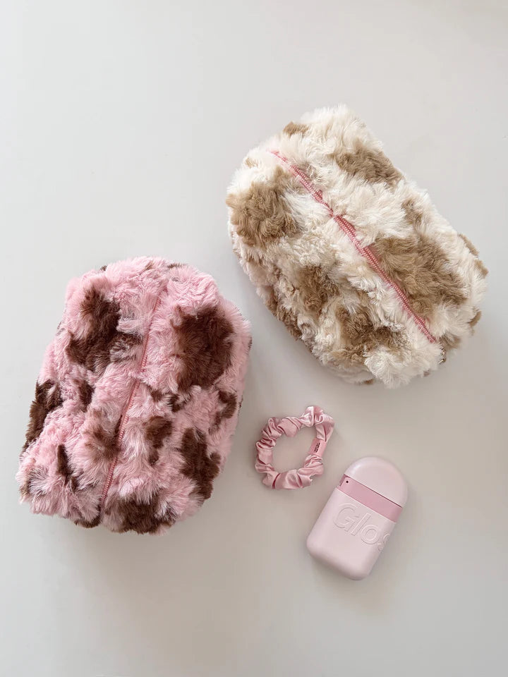 FLUFFY COW POUCH