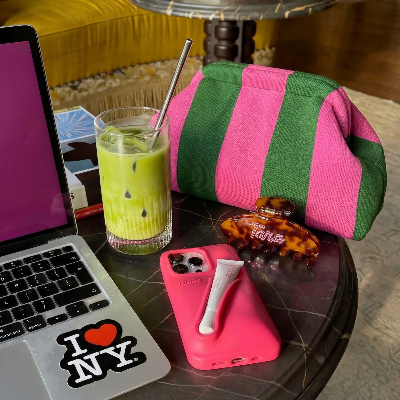 CITY GIRL POUCH